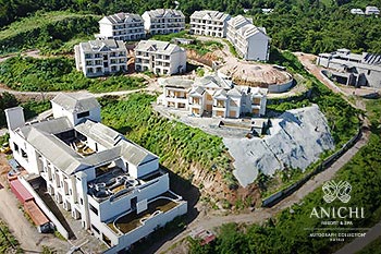 Ход строительства Anichi Resort & Spa за июль 2024: вид с воздуха на строительную площадку